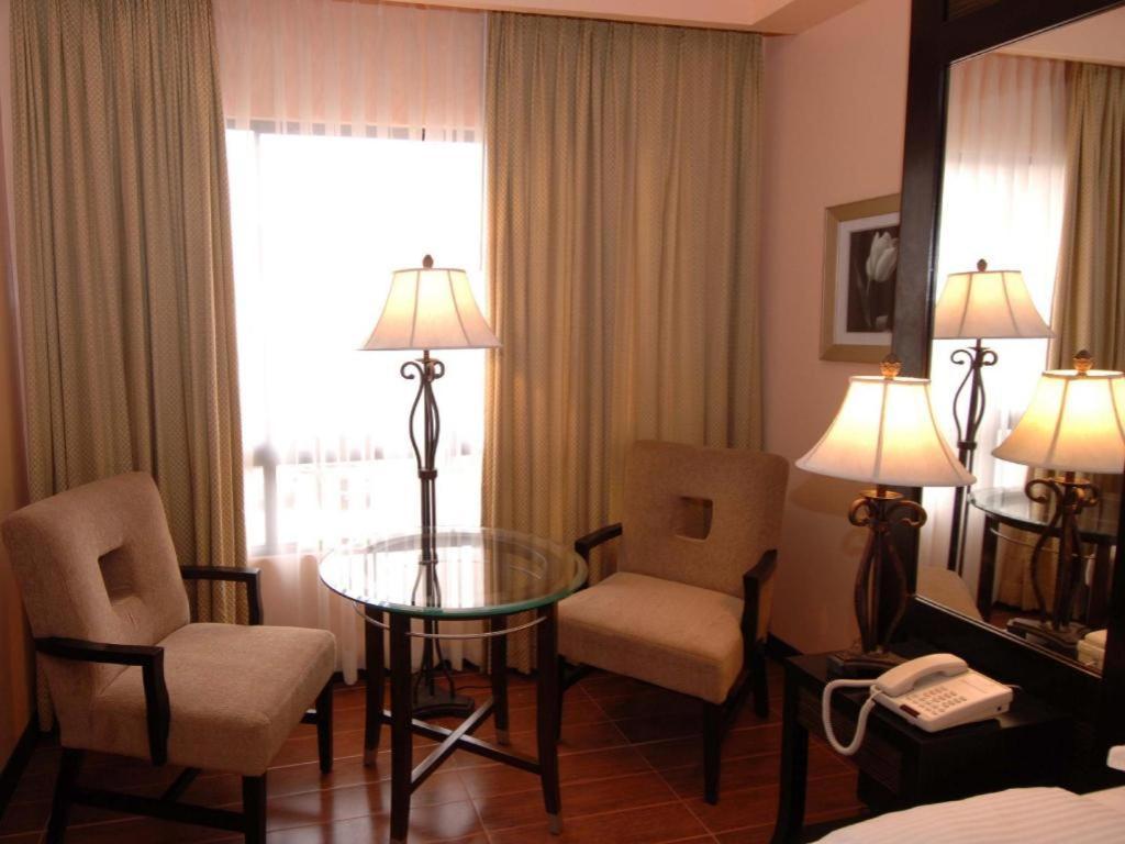 Planta Centro Bacolod Hotel & Residences Exterior photo