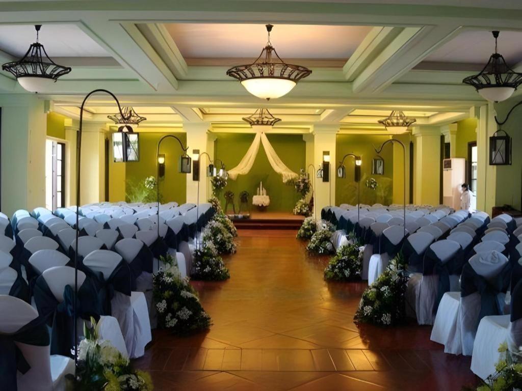 Planta Centro Bacolod Hotel & Residences Exterior photo