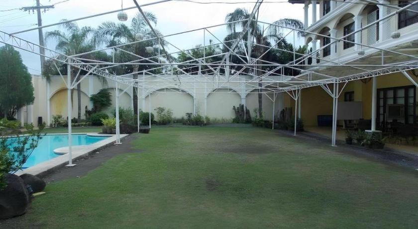 Planta Centro Bacolod Hotel & Residences Exterior photo
